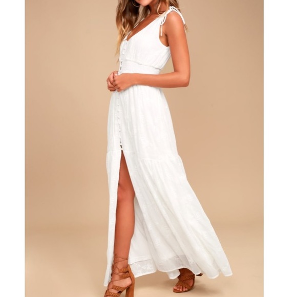 NWT 🤍 White Embroidered Maxi Dress - Picture 2 of 9